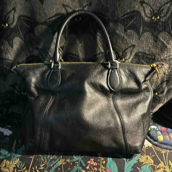 Michael Kors Black Leather Crossbody - LIKE NEW - Picture 3 of 10